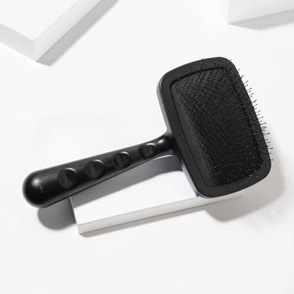 Tweezerman Dog and Cat Slicker Brush for Pets, Grooming Brush with Coated Bristles to Prevent Scratching and Ergonomic Handle