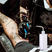 Yuelong Plastic Squeeze Bottle - 2Pcs Safety Wash Bottle 500ml&250mL Convenient Green Soap Supply Tattoo Squirt Bottles with Scale Labels for Medical Label Tattoo Supplies - size: 1 x 250 ml + 1 x 500 ml