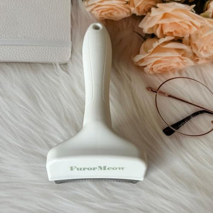 Pet Deshedding Tool with Curve Blade, Cat Grooming Brush, Tight V-shaped Teeth Shedding Comb for Cat and Small Dog (White, Small) - color: White, size: Small