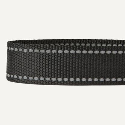 Amazon Basics Reflective Polyester Dog Collar, Adjustable Length 18.5"-29.5", 1.4" W, Quick-Release Buckle for Easy On/Off, Large, Black - size: l
