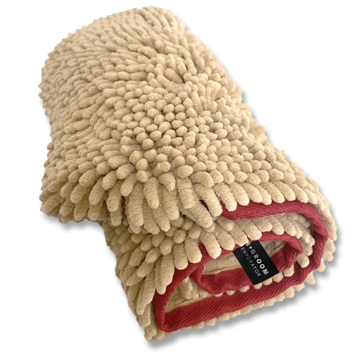 PRIDE AND GROOM The Towel – Thick, Soft, Super Absorbent Microfiber Towel for Dogs & Pets that is Quick Drying, Holds 7 Times its Weight in Water and Has Dual Pockets for Your Hands